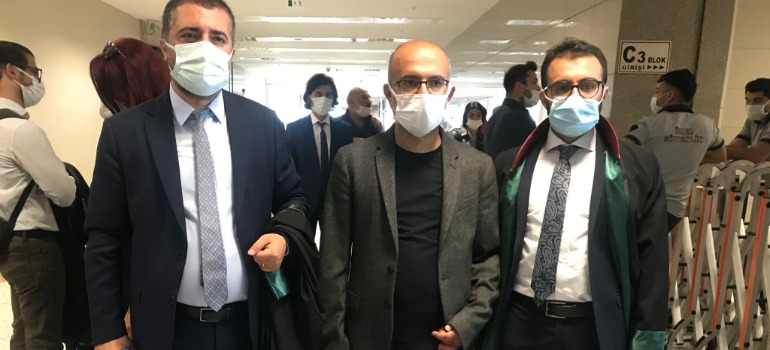 Yazar Yavuz Ekinci ilk duruşmasında hakim karşısına çıktı