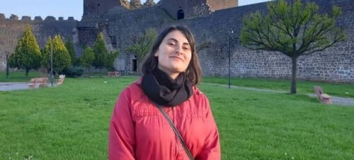 Tutuklu gazeteci Ceylan Şahinli’nin duruşmasına gazeteciler alınmadı 