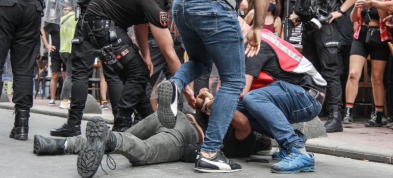 Polis şiddeti cezasızlık zırhıyla korunuyor: Gazeteciler hem sahada hem adliyede hedef