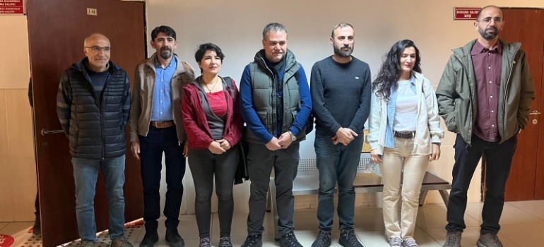 Diyarbakır’da 19 gazetecinin yargılandığı davada yurt dışı yasakları kaldırılmadı