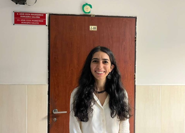 Gazeteci Berivan Kutlu'nun yargılandığı dava ertelendi